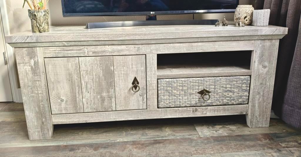 Stijlvol Grijs TV Meubel met Opbergruimte, Ophalen, 100 tot 150 cm, Landelijke, moderne stijl, Zo goed als nieuw