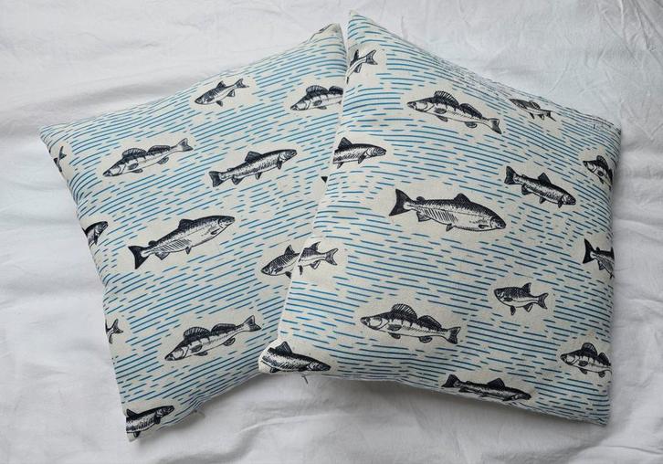 Decoratieve kussens - Maritiem - vissen - 33x33, Huis en Inrichting, Woonaccessoires | Kussens, Zo goed als nieuw, Blauw, Vierkant