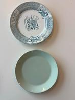 Set van 2 borden: Vintage en IKEA FÄRGKLAR, Huis en Inrichting, Keuken | Servies, Gebruikt, Keramiek, Ophalen of Verzenden, Bord(en)