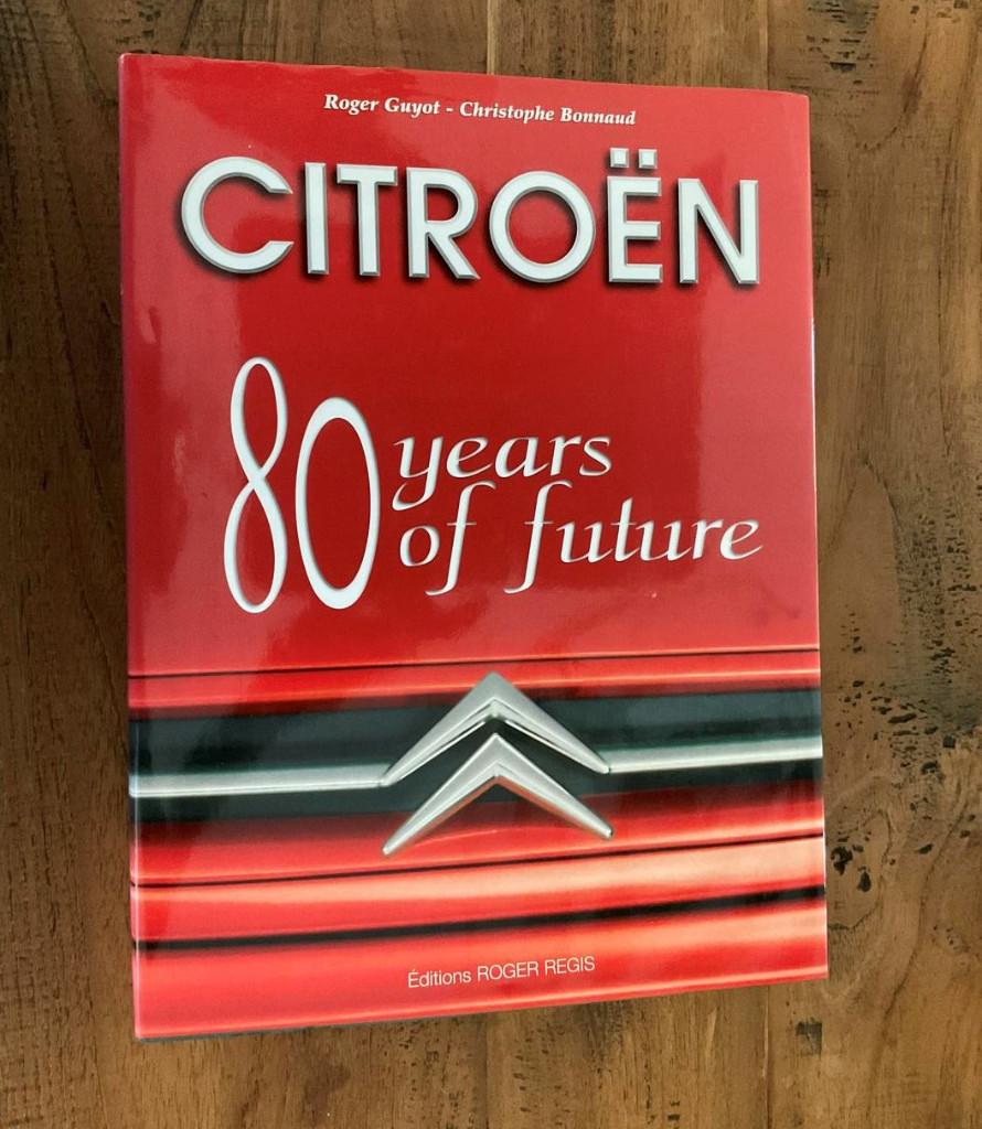 Citroen 80 jaar toekomst Engelse uitgave gebonden + kaft DS, Ophalen of Verzenden, Zo goed als nieuw, Citroën