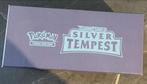 Pokémon Silver Tempest doos met kaarten., Ophalen, Zo goed als nieuw, Meerdere kaarten