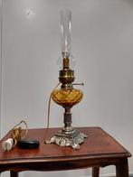 Aangeboden: mooie antieke petroleumlamp, Ophalen