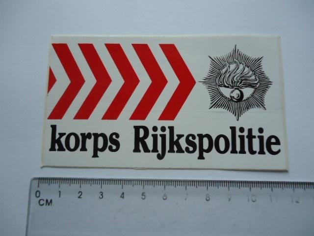 sticker oud Korps rijkspolitie politie plastic retro rijks, Verzamelen, Stickers, Verzenden, Zo goed als nieuw, Bedrijf of Vereniging