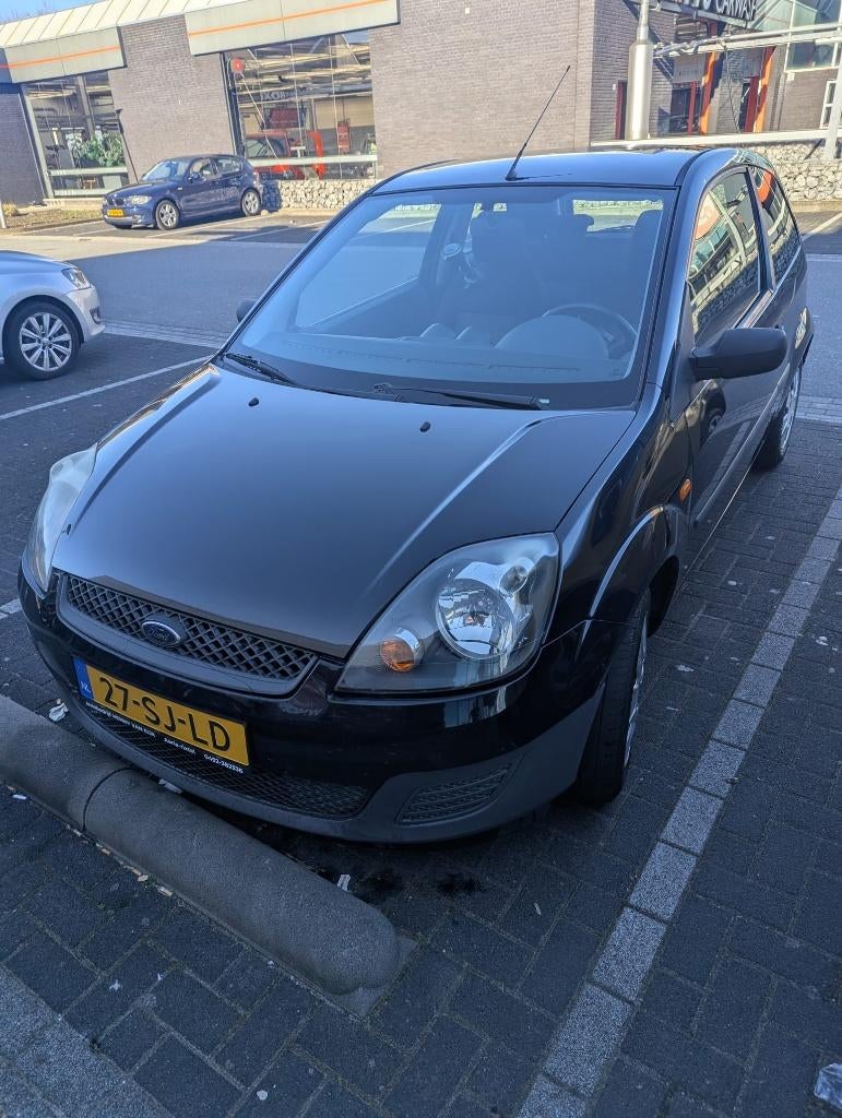 Ford Fiësta 1.3 8V 3DR 2006 Blauw, Auto's, 1299 cc, Stof, 40 €/maand, 4 cilinders
