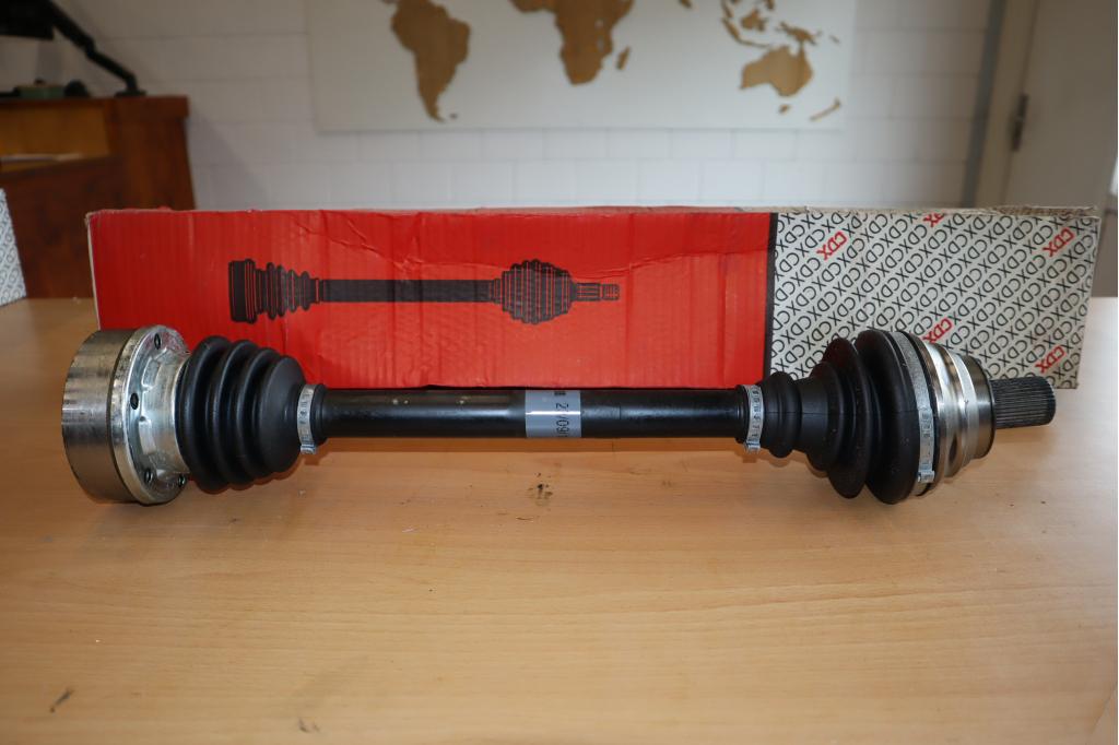 Volkswagen aandrijfas  Golf 5 1.6  CDX 161034, Auto-onderdelen, Niet ingevuld, Volkswagen, Niet ingevuld, Ophalen of Verzenden