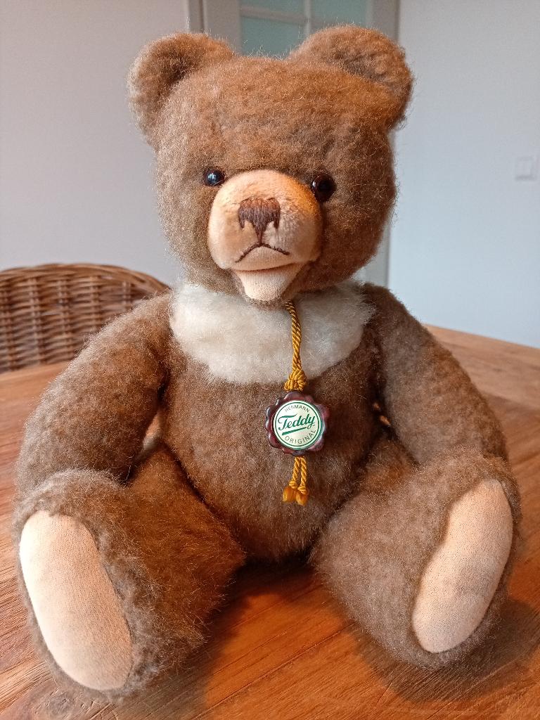 mooie teddybeer Hermann bruin/creme, Ophalen of Verzenden, Zo goed als nieuw, Stoffen beer, Overige merken