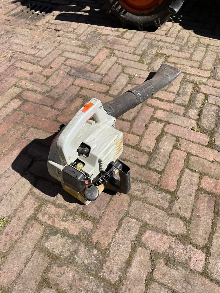 Stihl BG75, Ophalen, Benzine, Handgedragen, Zo goed als nieuw