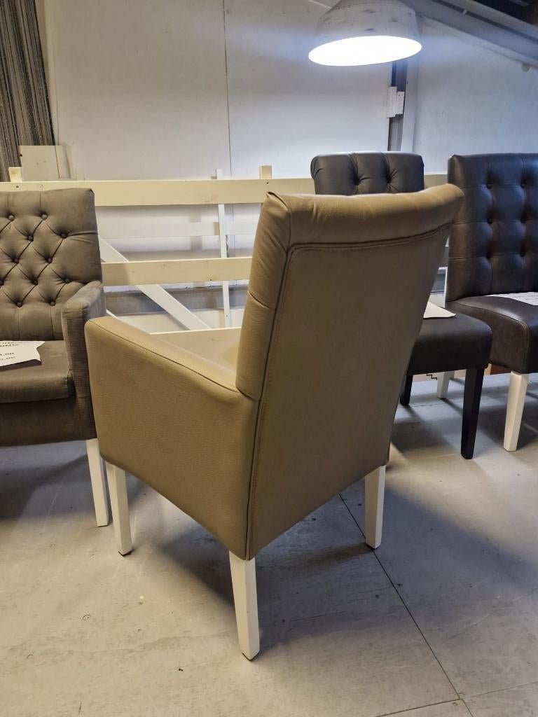 *OPRUIMING* 1 Landelijke Eetkamerstoel Bianca €194 NU €90 (1, Overige kleuren, Nieuw, Ophalen of Verzenden, Landelijke eetkamerstoel Bianca Capiton