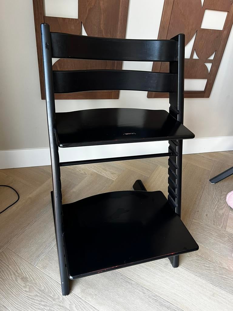 Zwarte tripp trapp met playtray en babyset, Kinderen en Baby's, Kinderstoelen, Ophalen, Zo goed als nieuw, Meegroeistoel