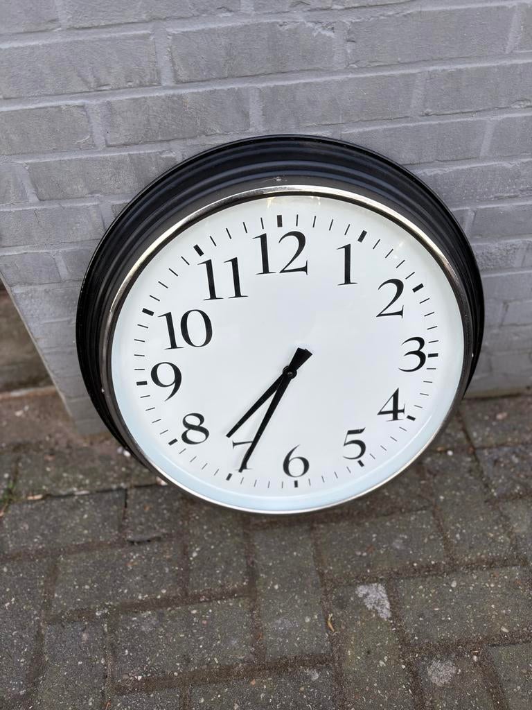 Grote IKEA Bravur wandklok - Zwart/Wit, Ophalen