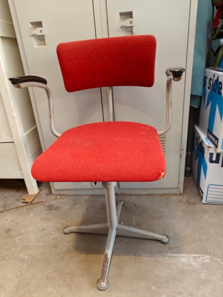 Vintage bureaustoel Ahrend de Cirkel, van Friso Kramer, rood, Huis en Inrichting, Ophalen, Gebruikt, Rood