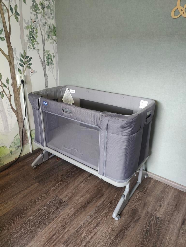 Chicco Next2Me Forever Co-Sleeper - Grijs, Kinderen en Baby's, Babywiegjes en Ledikanten, Ophalen, Zo goed als nieuw, Wieg