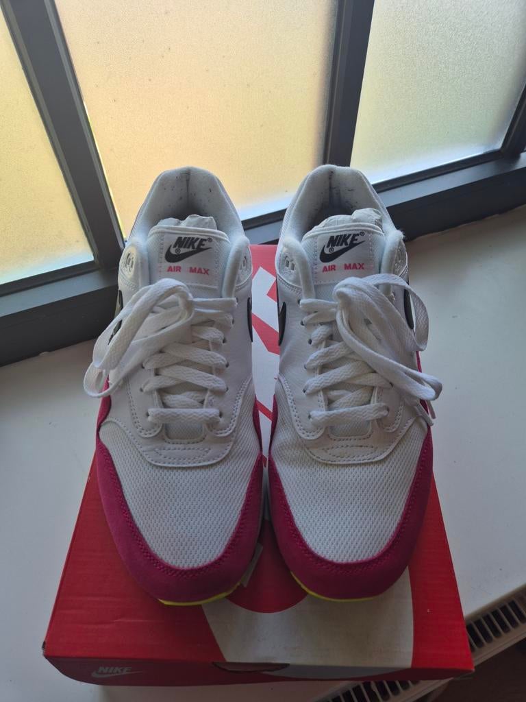 Nike Air Max 1 Wit Zwart Volt Rush Roze, Ophalen of Verzenden, Zo goed als nieuw, Wit