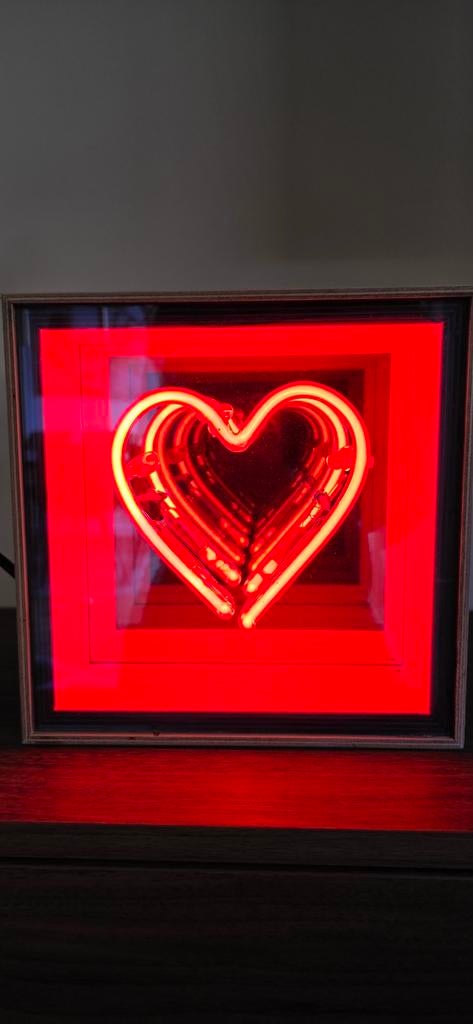 Neon hart lamp, Ophalen