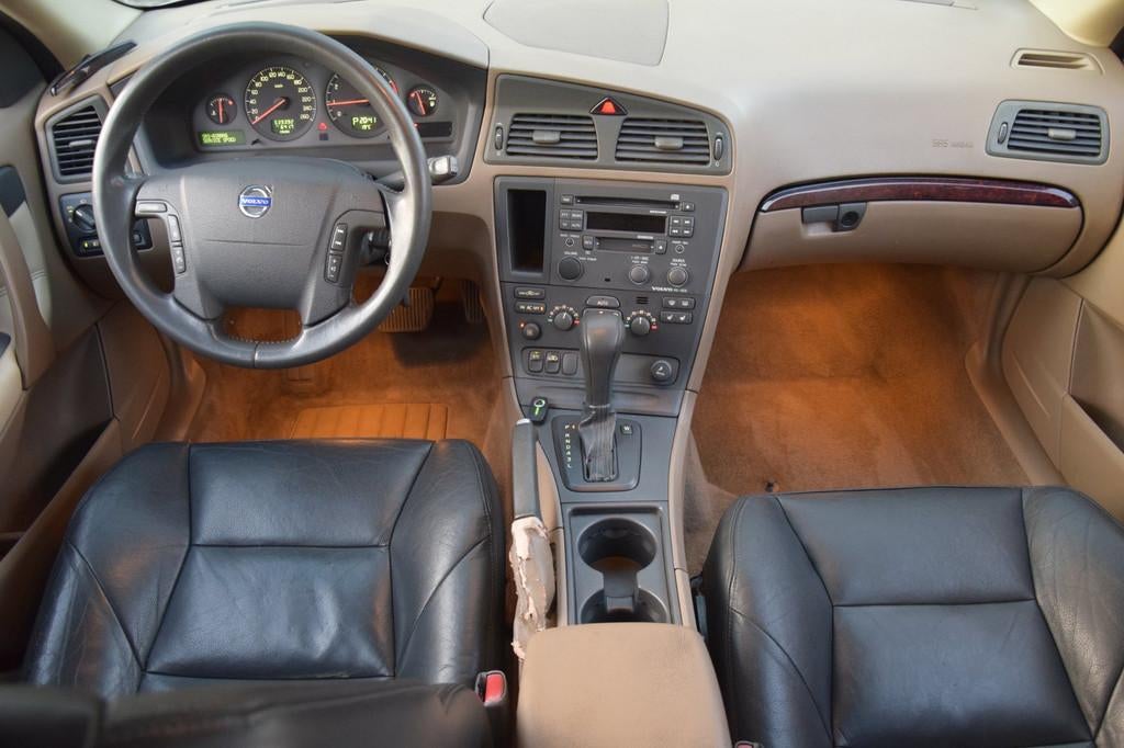 Volvo V70 2.4 Automaat Lpg G3 170 pk, Auto's, Volvo, Blauw, 2435 cc, Grijs, 1567 kg