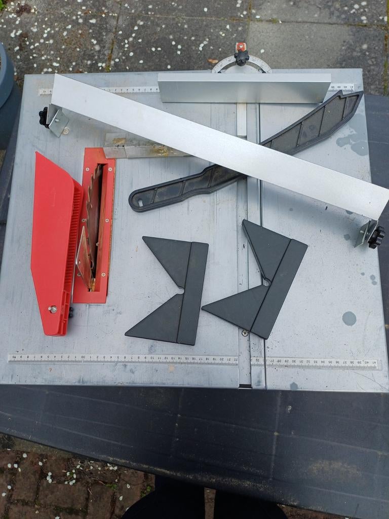 Kinzo zaagtafel, Ophalen