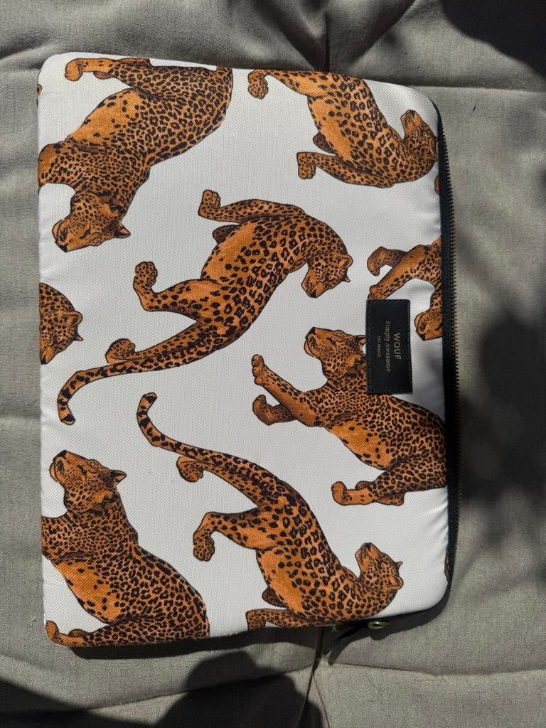 Wouf beige panterprint leopard laptophoes, Computers en Software, Laptophoezen, Ophalen of Verzenden, 13 inch, Gebruikt