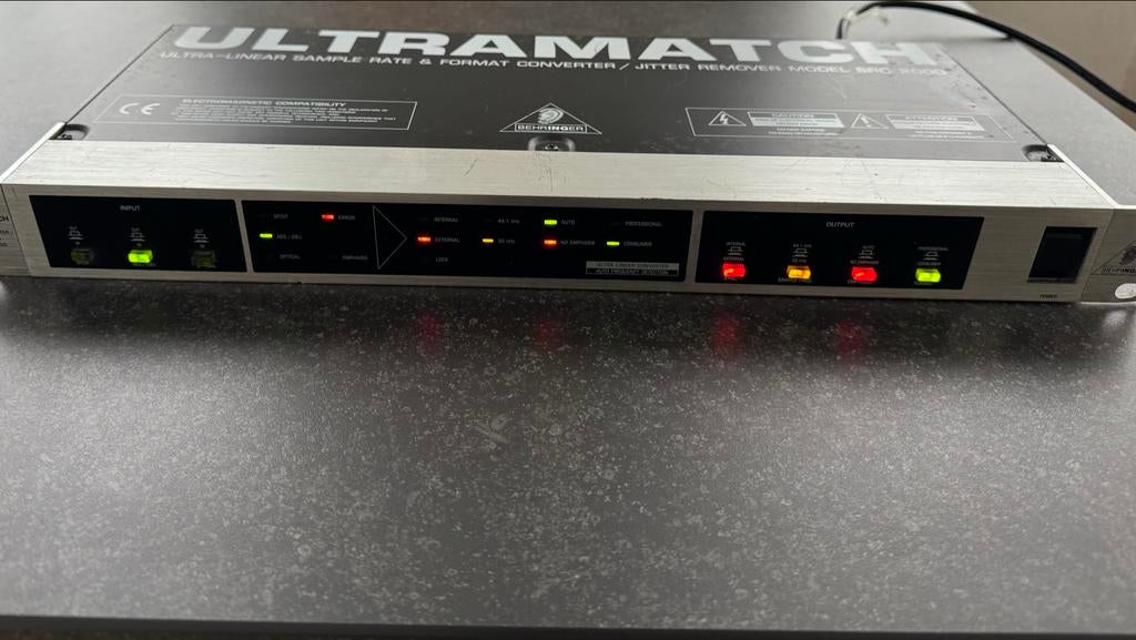 Behringer Ultramatch SRC 2000 Sample Rate Converter, Ophalen of Verzenden, Gebruikt