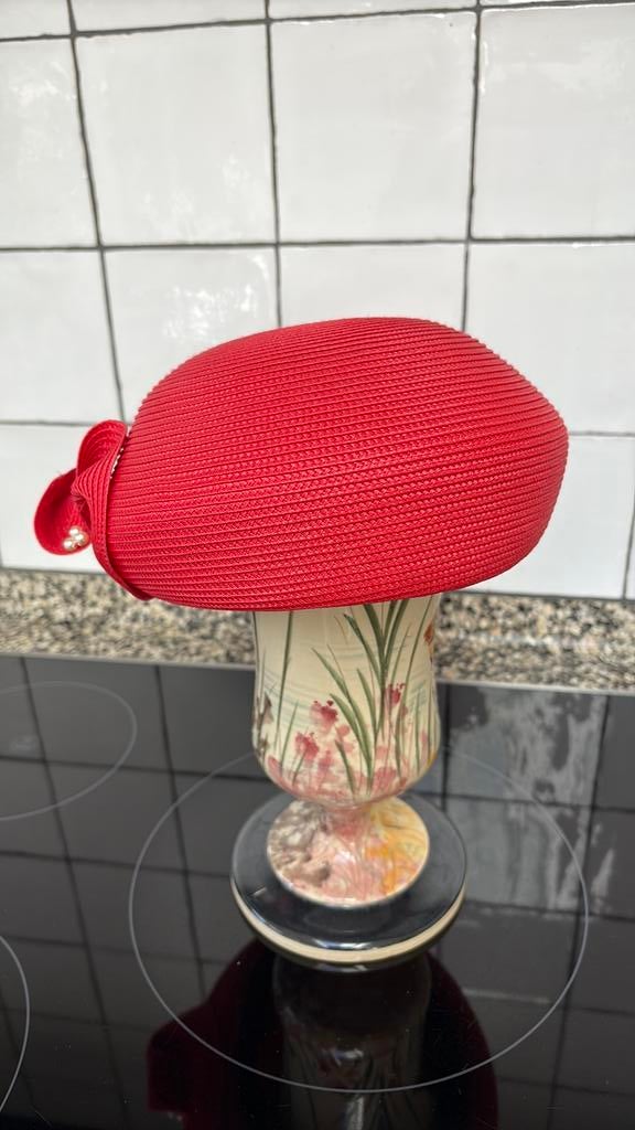DAMESHOEDJE/DOPJE ROOD MAYSER MAAT XS, Kleding | Dames, Hoeden en Petten, Ophalen of Verzenden, Zo goed als nieuw