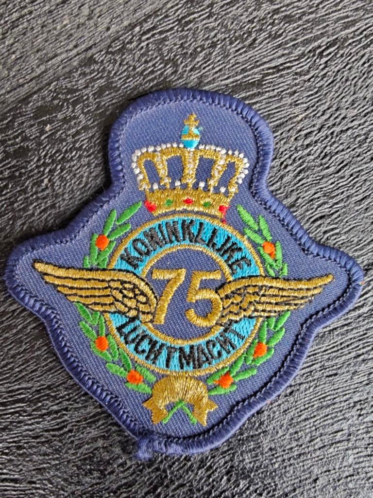 Patch Koninklijke Luchtmacht 75 jaar, Ophalen of Verzenden, Luchtmacht, Nederland, Embleem of Badge