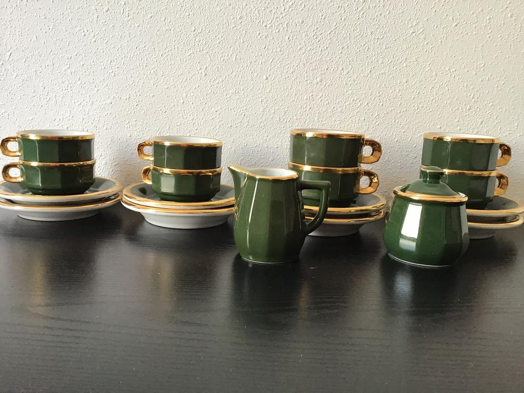Pillivuyt servies. Groen goud., Overige materialen, Ophalen of Verzenden, Zo goed als nieuw, Overige stijlen