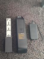 Nieuwe accu V8 met houder, lader en sleutel, Ophalen of Verzenden, Zo goed als nieuw