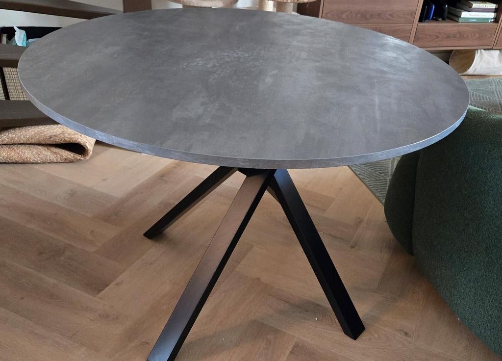Kitchen Table (IKEA Mariedamm Tafel), Ophalen, Kunststof, Rond, Zo goed als nieuw
