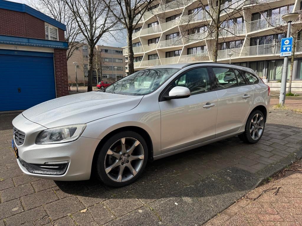 Volvo V60 2.0 D3 R-Design Euro 6 Cruise Climate, Voorwielaandrijving, Stof, Gebruikt, Euro 6