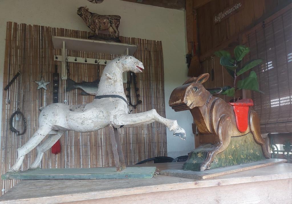 Stel Kermis carrousel dieren haas en paard te koop, Ophalen