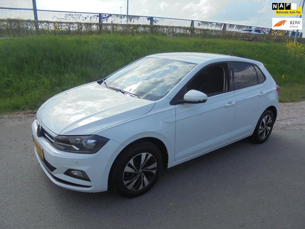 Volkswagen Polo Volkswagen Polo 1.0 Benzine airco lmv naviga, Auto's, Voorwielaandrijving, 1063 kg, Gebruikt, Euro 6