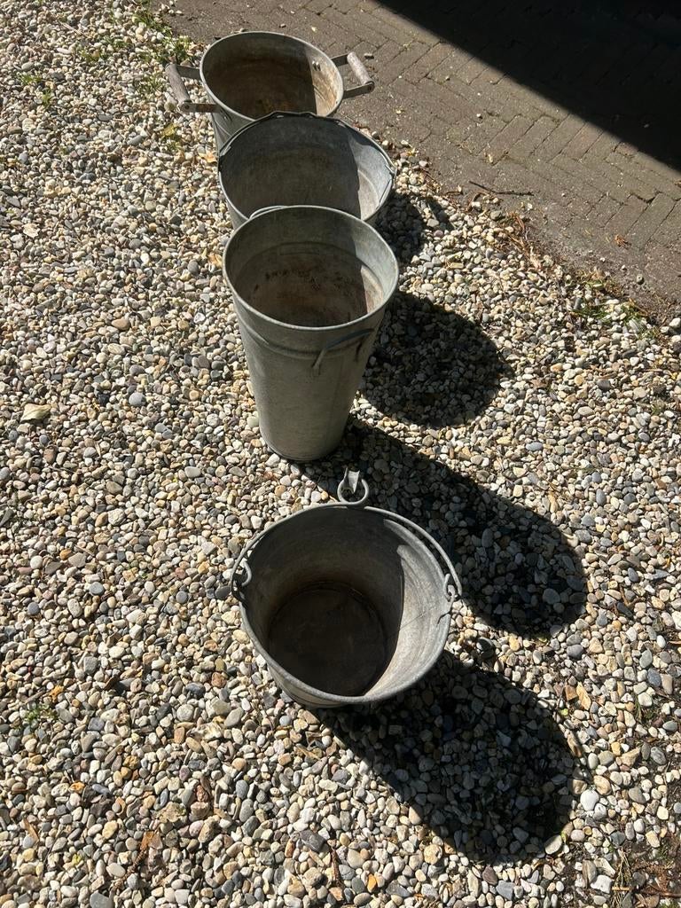 4 zinken emmers voor in de tuin, Tuin en Terras, Bloembakken en Plantenbakken, Ophalen of Verzenden, Zo goed als nieuw