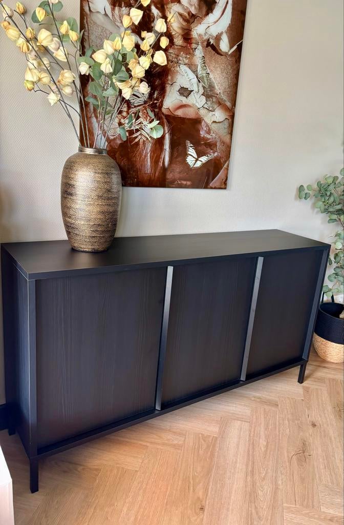 Zwart dressoir met 3 deuren, Ophalen, 150 tot 200 cm, Zo goed als nieuw, 25 tot 50 cm