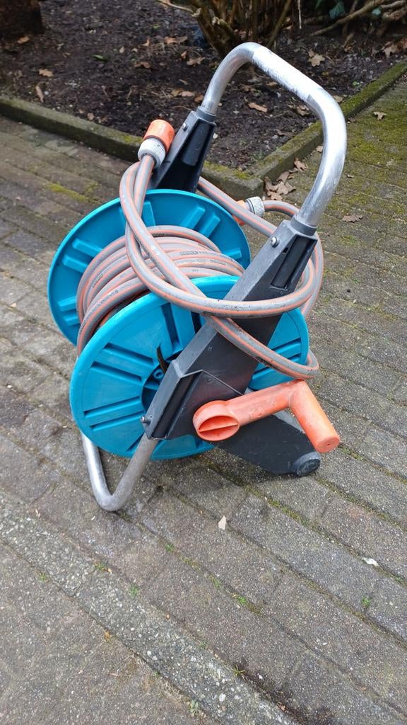 Gardena slangenhaspel met 15 meter slang, Tuin en Terras, Tuinslangen, Ophalen, Gebruikt, Tuinslanghaspel