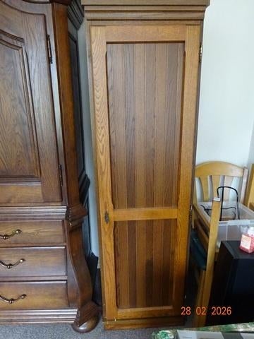 2 eiken houten kasten, Ophalen