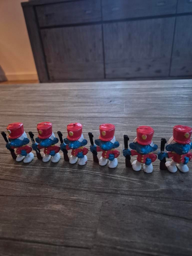Set van 6 Smurf Soldaatjes - Rode Uniform en Muts, Verzamelen, Ophalen of Verzenden, Zo goed als nieuw