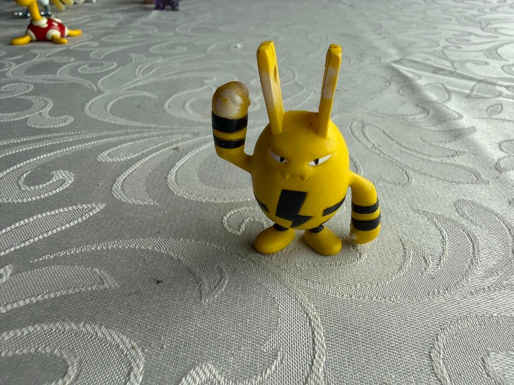 Pokémon Elekid figuur - Nintendo TOMY, Ophalen of Verzenden, Gebruikt