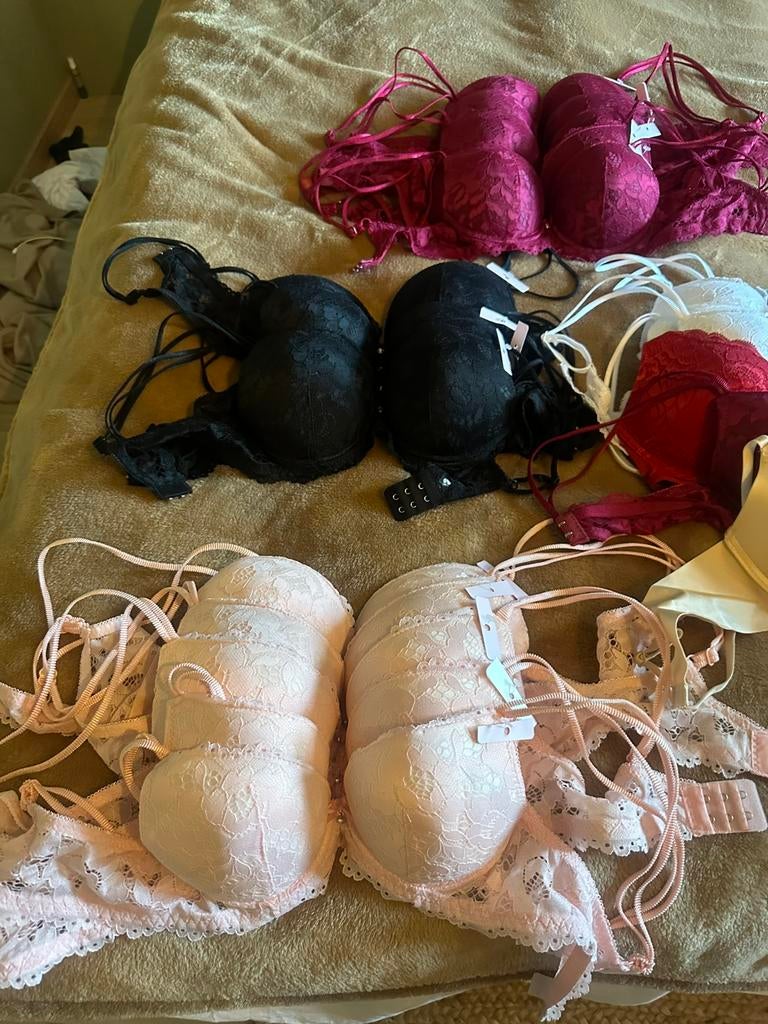 Partij markthandel nieuwe beha’s koningsdag €1 stuk, Ophalen of Verzenden