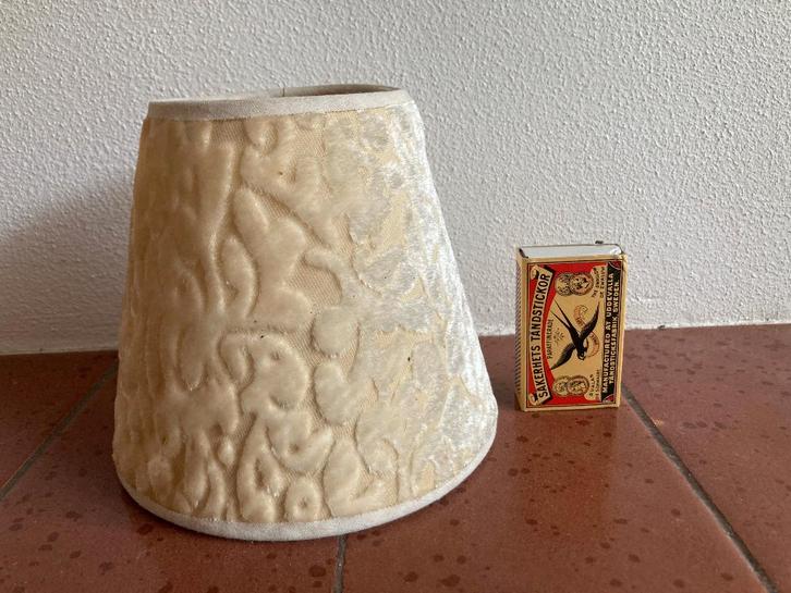 Crème gebroken wit zacht bont bonten lampenkapje cremewit, Huis en Inrichting, Lampen | Lampenkappen, Zo goed als nieuw, Minder dan 25 cm