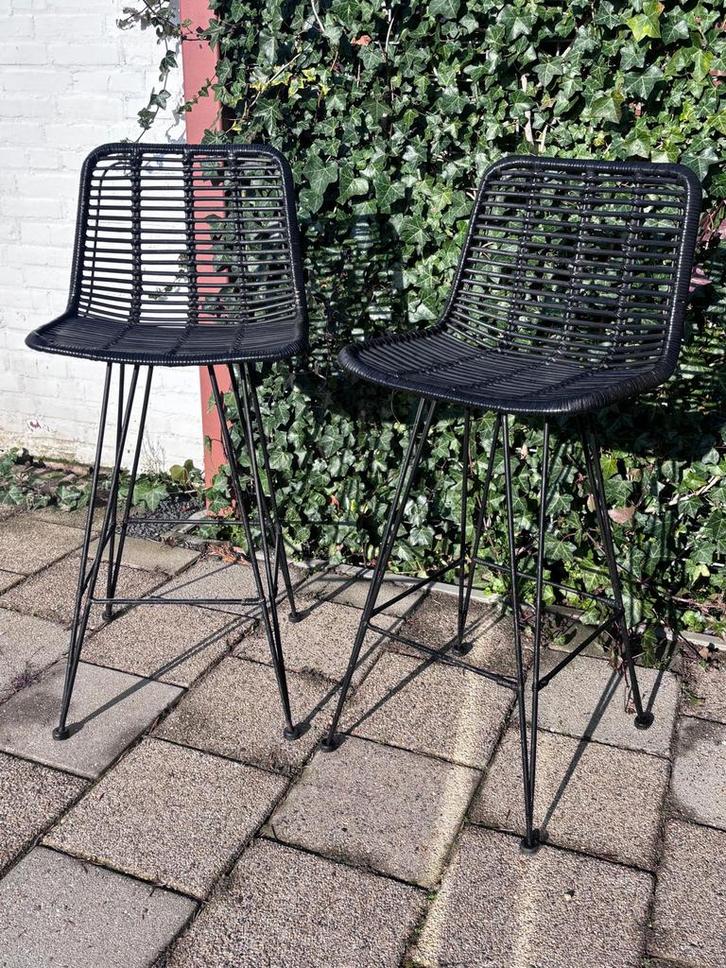 2 Rotan Bar Krukken voor Buiten - Zwart, Huis en Inrichting, Barkrukken, Gebruikt, 60 tot 90 cm, Riet, 2 krukken, Ophalen of Verzenden