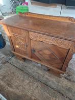 Antiek houten kastje met sierlijk houtsnijwerk, Antiek en Kunst, Antiek | Meubels | Kasten, Ophalen