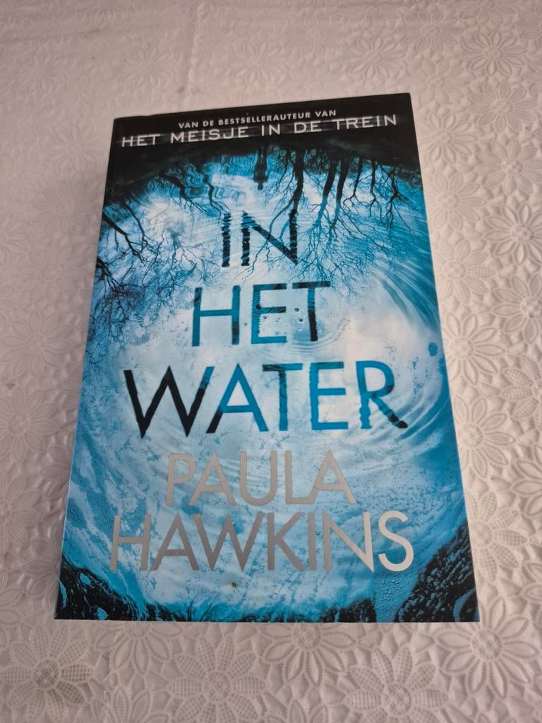 Paula Hawkins - In het water, Boeken, Thrillers, Zo goed als nieuw, Ophalen of Verzenden