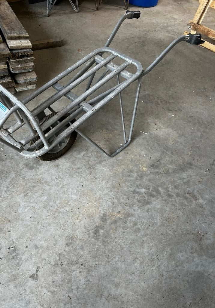 Matador steenkruiwagen unipro 1x gebruikt, Tuin en Terras, Kruiwagens, Ophalen of Verzenden, Zo goed als nieuw