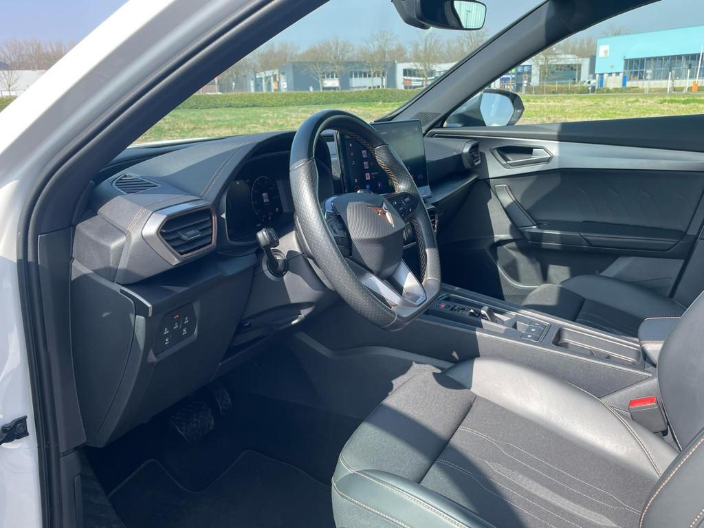 Cupra Formentor 1.4 TSI e-Hybrid Essential 18 inch velgen, S, Auto's, Cupra, Stof, Gebruikt, 4 cilinders, Wit