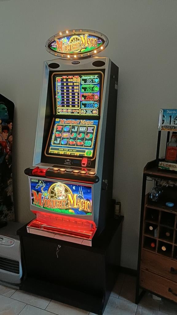 Astra Gokkast - Midnight Magic, Verzamelen, Automaten | Gokkasten en Fruitautomaten, Euro, Verzenden, Zo goed als nieuw, Met sleutels