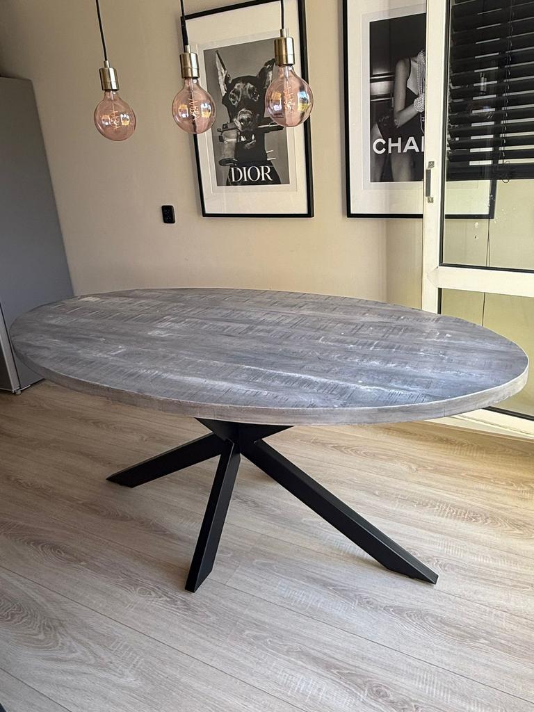 Ovale tafel, Huis en Inrichting, Tafels | Eettafels, 100 tot 150 cm, 200 cm of meer, Ophalen of Verzenden, Zo goed als nieuw