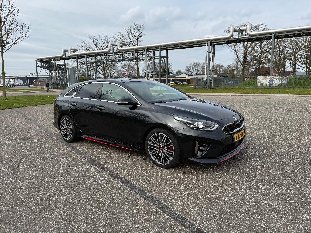 Kia ProCeed 1.6 T-GDI GT 204 pk Full option automaat, Zwart, Stationwagon, Geïmporteerd, Parkeerassistent