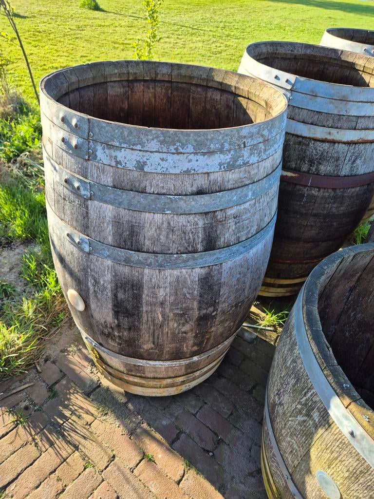 Wijnvat: plantenbak of regenton, nog 3 stuks, Tuin en Terras, Bloembakken en Plantenbakken, Ophalen, Gebruikt, Rond, Balkon