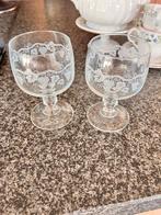 Twee Mooie Glazen met Druivenmotief, Ophalen of Verzenden