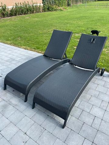 2x Ligbedden bois le duc zwart beschikbaar voor biedingen