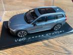 1:43 volvo V60 “ cross country”-sunroof-vitrinebox, Ophalen of Verzenden, Nieuw, Auto, Overige merken